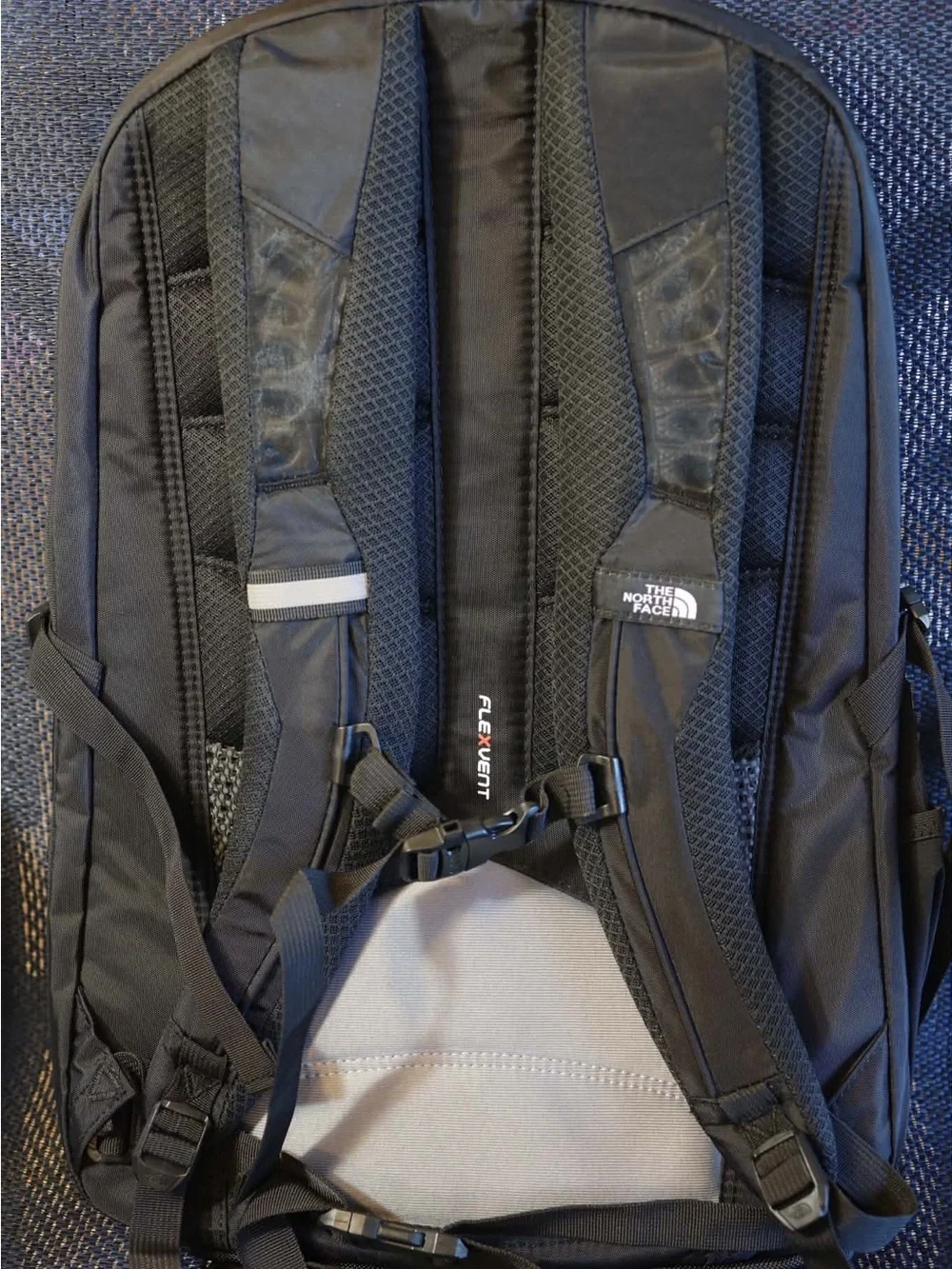 The North Face Router Transit Backpack Gray/Black Zip 15